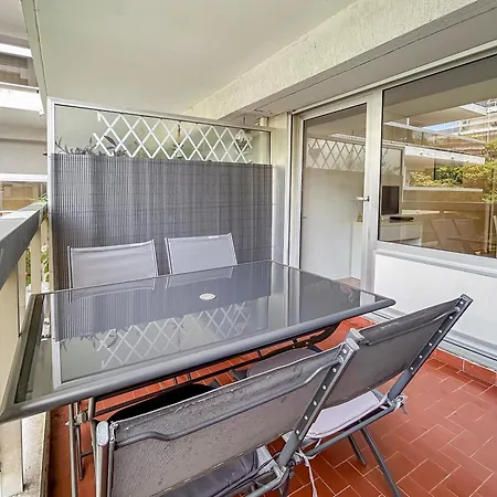 Joli 4 Pers Piscine Confort Nyaraló